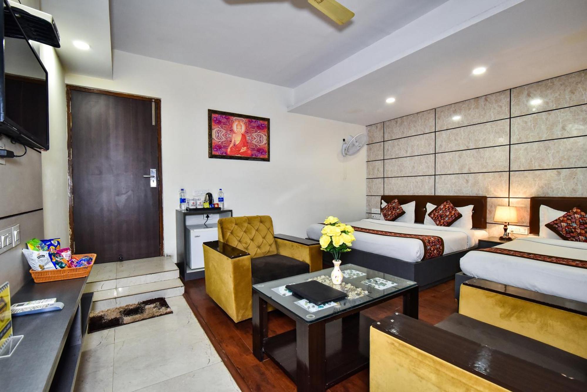 Hotel Pinaz Royale Amritsar Exterior foto