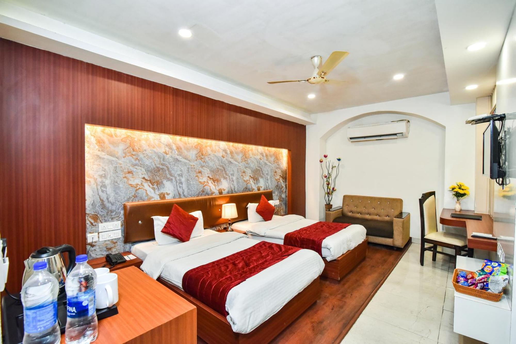 Hotel Pinaz Royale Amritsar Exterior foto